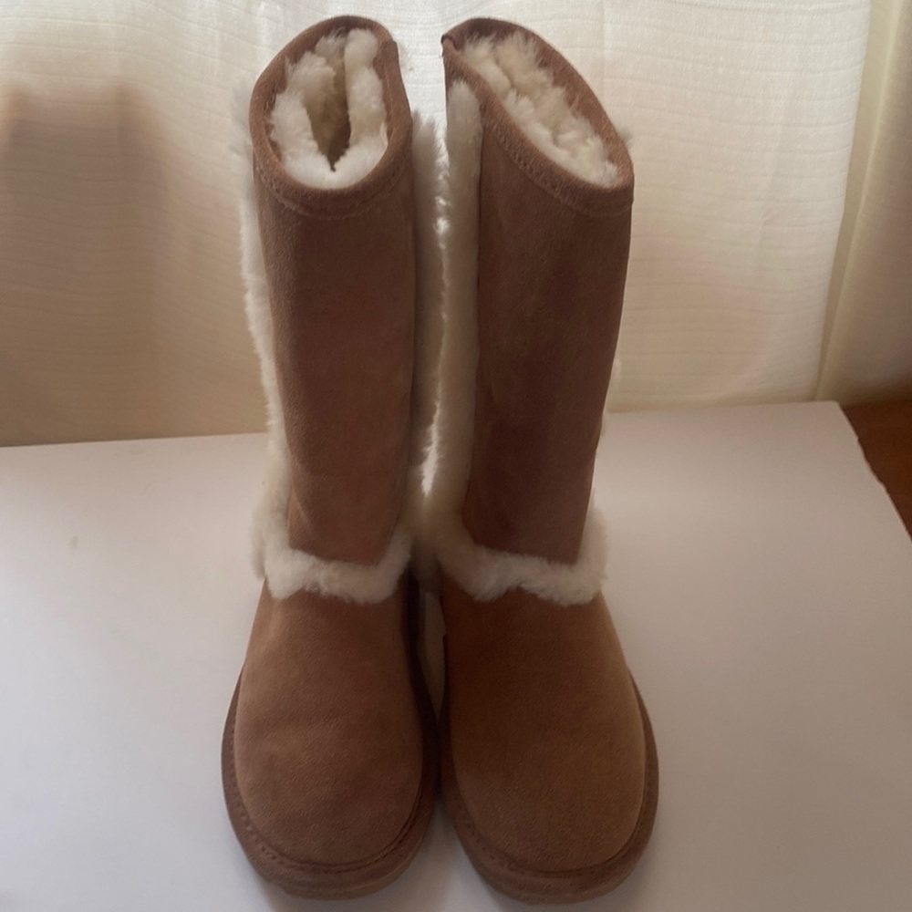 Bearpaw boots/ lined/ Size 6/No tag inside boot